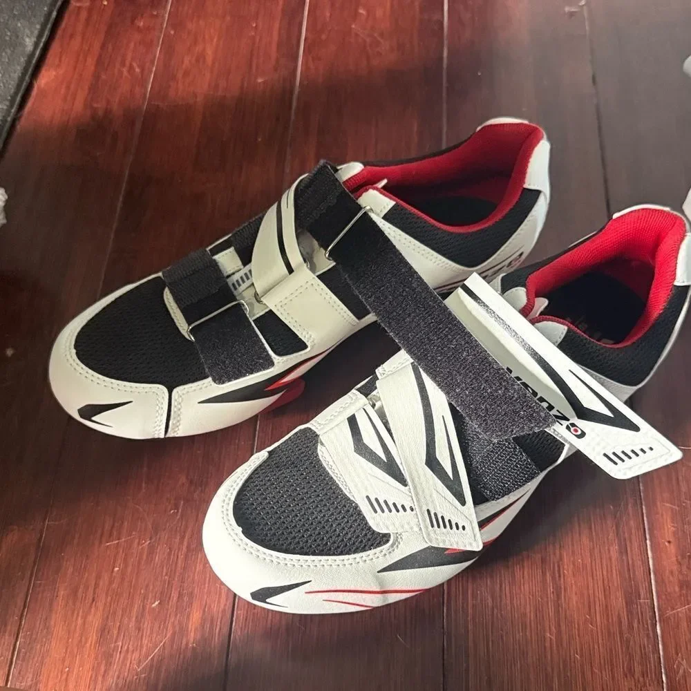 Venzo Black and White Cycling Shoes Womens 10 LIKE NEW Peloton Velcro Shoe